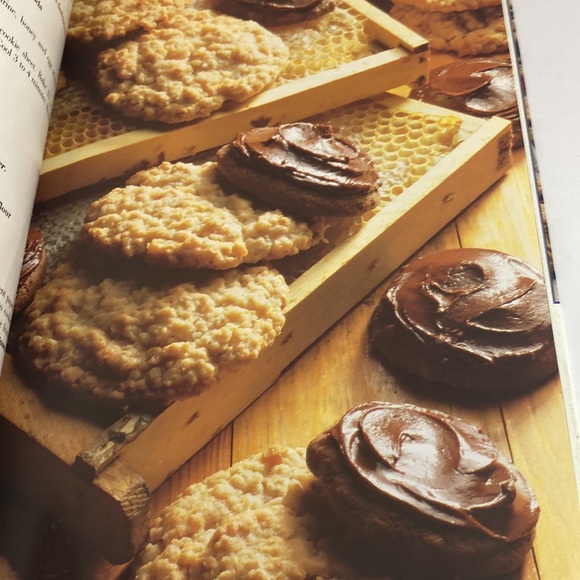 Betty Crocker’s Ultimate Cookie Book Hardcover First Edition 1992 - Picture 11 of 16